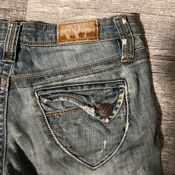 Straight Leg Ripped Jeans - Picture 3 of 3